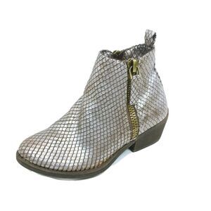 Very G Cassidy Taupe Metallic Booties Boots Shoes 7.5 M snake print distressed